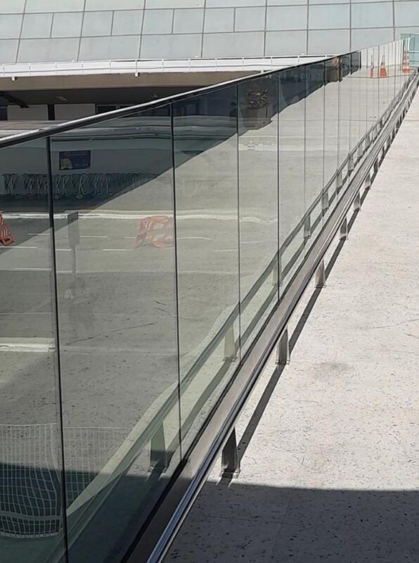 fechamento de área em vidro